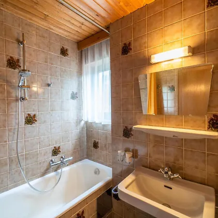 Erhart 1 Apartment *